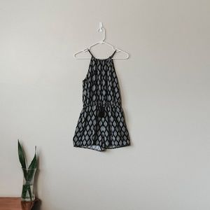 MOSSIMO SLEEVELESS PRINTROMPER SIZE MEDIUM